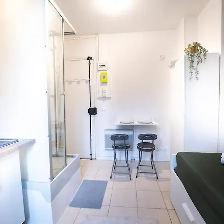 Lumineux. Studio Republique/bastille, Marais * פריז