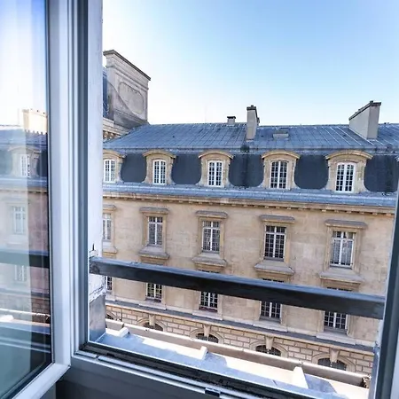 Lumineux. Studio Republique/bastille, Marais * פריז