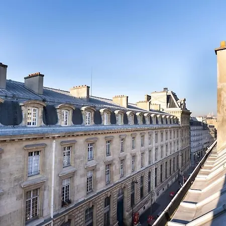 Lumineux. Studio Republique/bastille, Marais * פריז